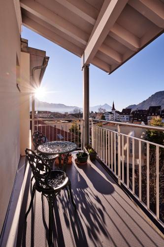 City Center Apartment with Mountain View