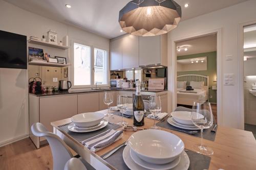 City Center Apartment with Mountain View Room Type - One-Bedroom Apartment