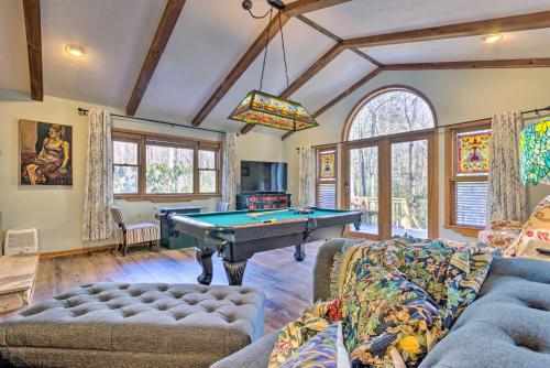 Private Blue Ridge Retreat Hot Tub and Pool Table!