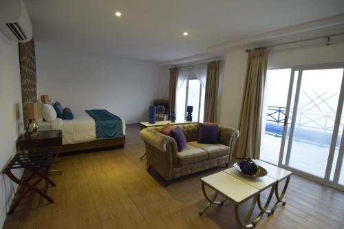 Thunderbird Resorts - Poro Point photo 2