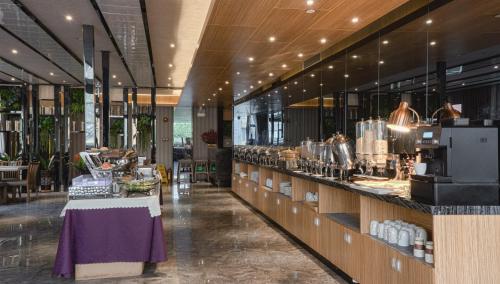 Restaurant, Paco Hotel Tianpingjia Metro Guangzhou in Guangzhou