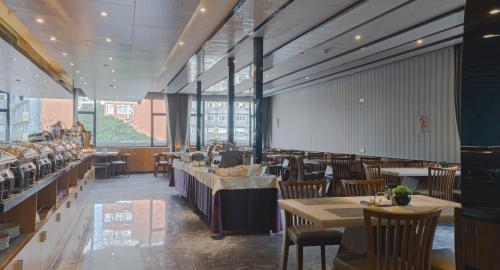 Restaurant, Paco Hotel Tianpingjia Metro Guangzhou in Guangzhou