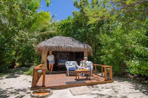 Barefoot Manta Island Resort in Drawaqa Sziget