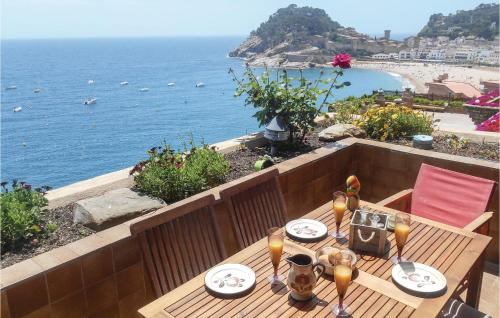 Stunning apartment in Tossa de Mar with 3 Bedrooms, WiFi and Outdoor swimming pool