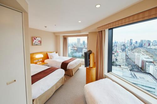 Corner Twin Room with Sofa Bed (Non Smoking) High Floor - Main Tower