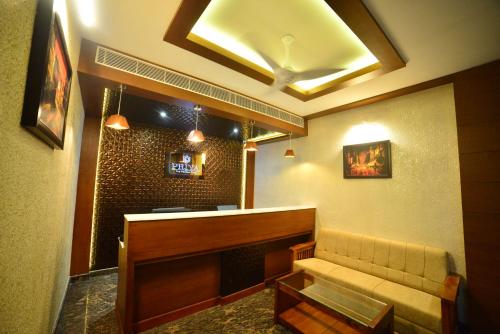Vestabils, Hotel Priya in Kottakkal