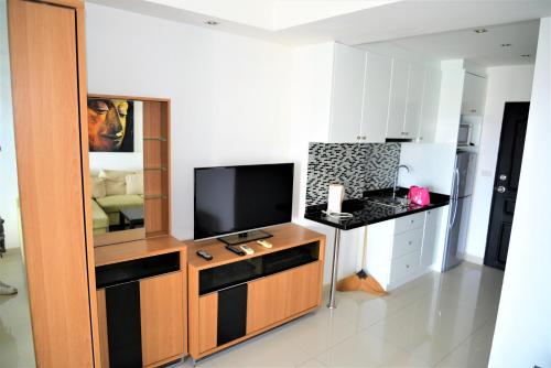 Pattaya Plaza Condotel large studio apartment Sukhumvit Pattaya Plaza Condotel large studio apartment Sukhumvit