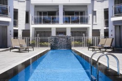 The Waterfront Suites - Heritage Collection - Tap to explore photos