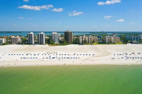 New Listing! All-Suite Beach Getaway With Pool Condo - image 3