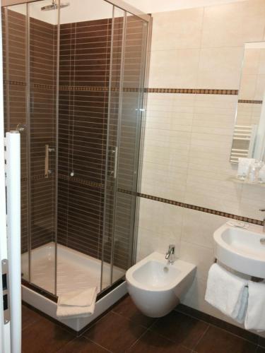 Manila Inn – Rome