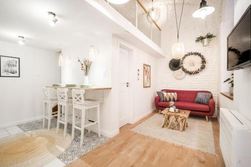ROOMLI Boho Chic Apartments Room Type - Boho Styled Studio Apartment