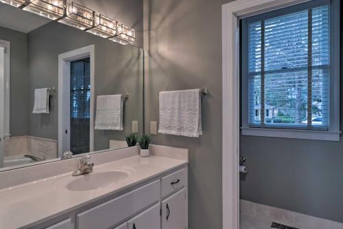 Home Overlooking Lake Oconee with Resort Amenities! - image 3