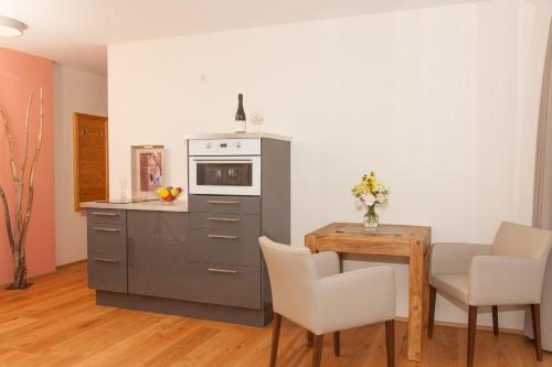 Hotel Garni Berghof - image 6