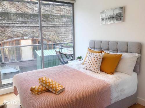 Entire Stylish 2 Bedroom 2 Bath Apartment @ Central London, Hoxton, London