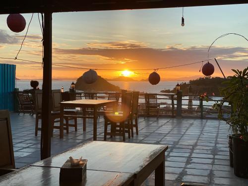 Pesona bali Room and restaurant near Komodo Airport