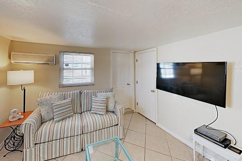 Coastal Condo with Patios - Walk 3 Minutes to Beach! condo - image 3