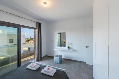 Villa Marlene walking distance to Coral Beach! - image 3