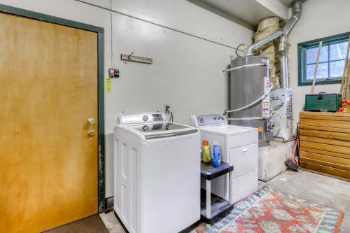 Berry Glen Redwood Park Loft - image 8
