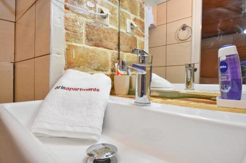 Kampielo Homes - Budget room prv bathroom 5