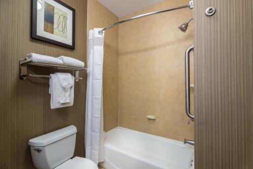 Standard King Room with Accessible Tub - Mobility Access