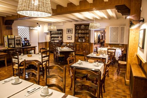 อาหารและเครื่องดื่ม, โรงแรมลาแปร์กอลา (Hotel La Pergola) in แซงต์ ลารี ซูลง