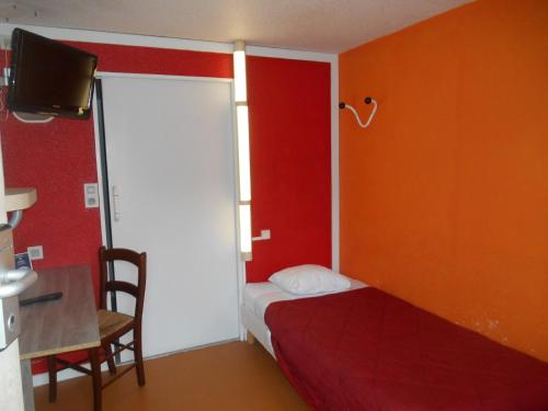 1 twin bed