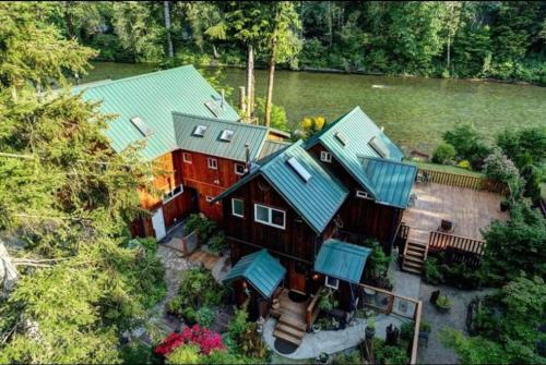 MCW River Front Retreat - Cabin Venue for Rent in Index - image 3