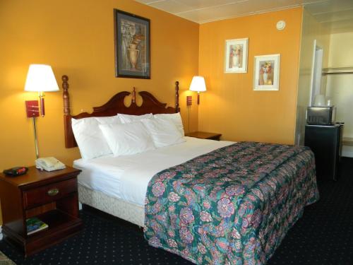 Fairfax Motel - Macon, NC