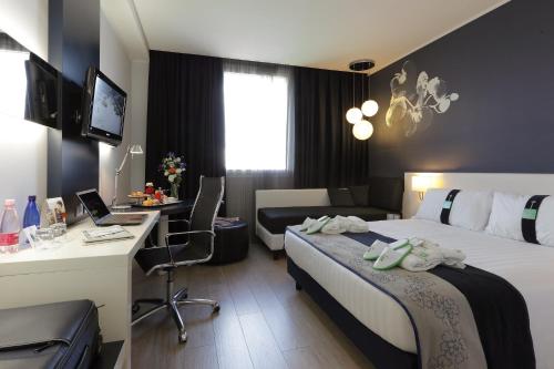 Holiday Inn Milan Nord Zara, an IHG Hotel