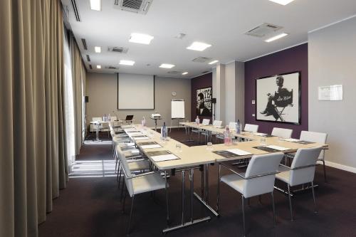 Holiday Inn Milan Nord Zara - image 13