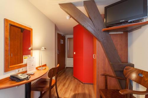 A-Train Hotel - image 5