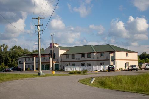 . Morgantown Inn & Suites