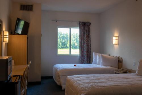 Morgantown Inn & Suites – Morgantown, KY