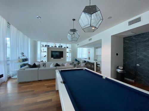 Modern Geometry at Monte Carlo Miami Beach - image 6