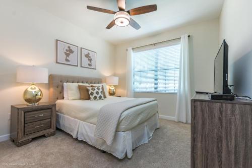 Ultimate NEW 5 Bed 5 Bath Solterra Resort - main image