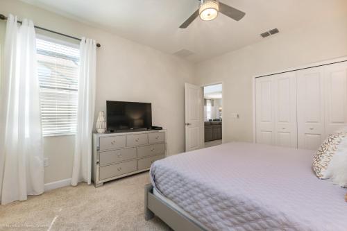 Ultimate NEW 5 Bed 5 Bath Solterra Resort - image 6