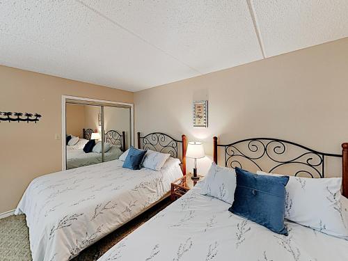 New Listing! Resort-Style Condo with Gulf Views condo - image 2