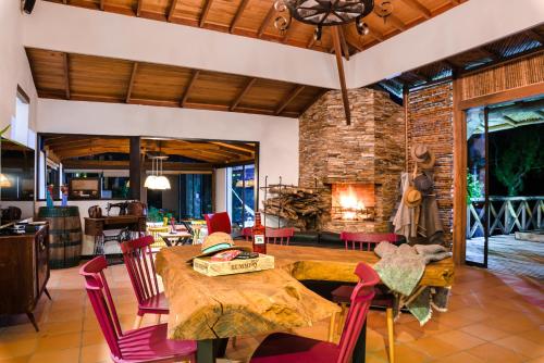 Shared lounge/TV area, Hotel Kawa Mountain Retreat in Salento