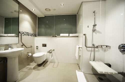 room detail thumbnail 2