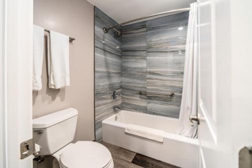 Friendly Hills Inn - image 10