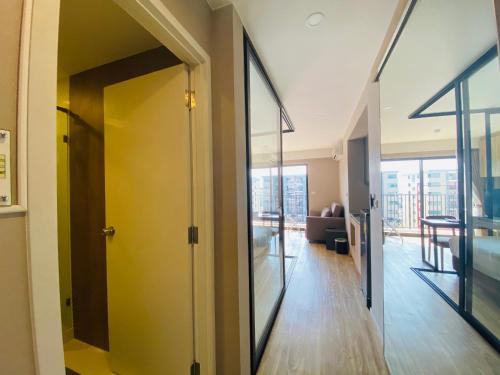 Blossom condo at Sathorn Studio Twin bed room nearby the Surasak BTS Blossom condo at Sathorn Studio Twin bed room nearby the Surasak BTS