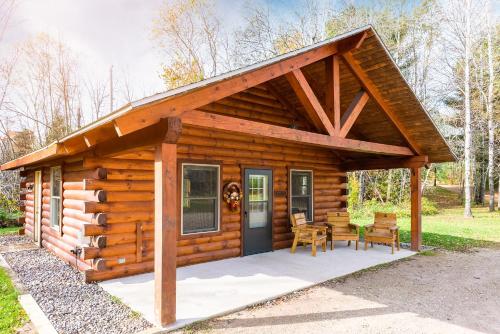 2 bedrooms, 5 beds