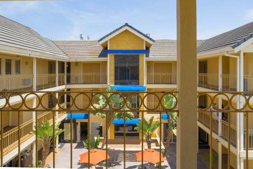 Balcony/terrace, Hotel Solares in Santa Cruz (CA)