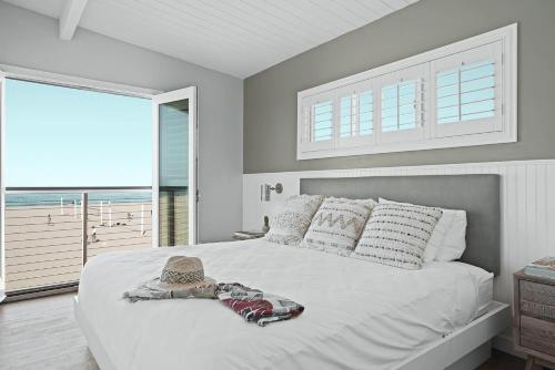 Sea Sprite Beach Club Room Type - Superior King Room