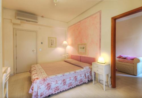 Quadruple Room image 5