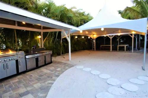 Coconut Grove Resort by TechTravel Clearwater (FL)