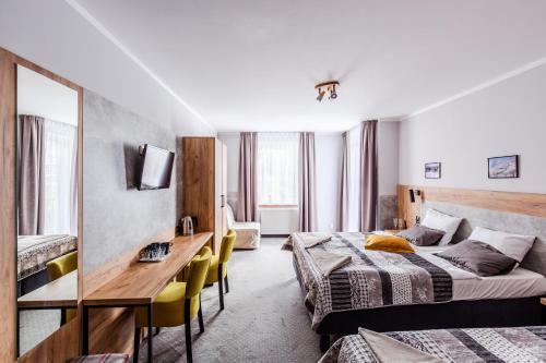 3 twin beds, 1 sofa bed