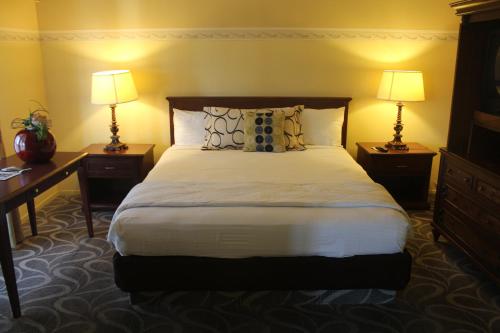 Queen Room