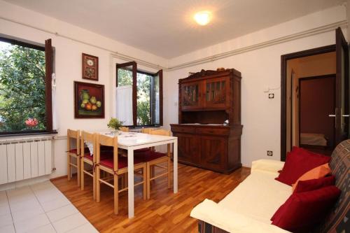 Three-Bedroom Apartment with Terrace image 1