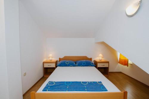 Apartments with a parking space Mastrinka Ciovo - 11283 - image 2